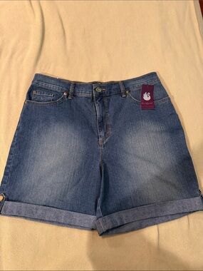 Gloria Vanderbilt Medium Blue Denim Cuffed Shorts
